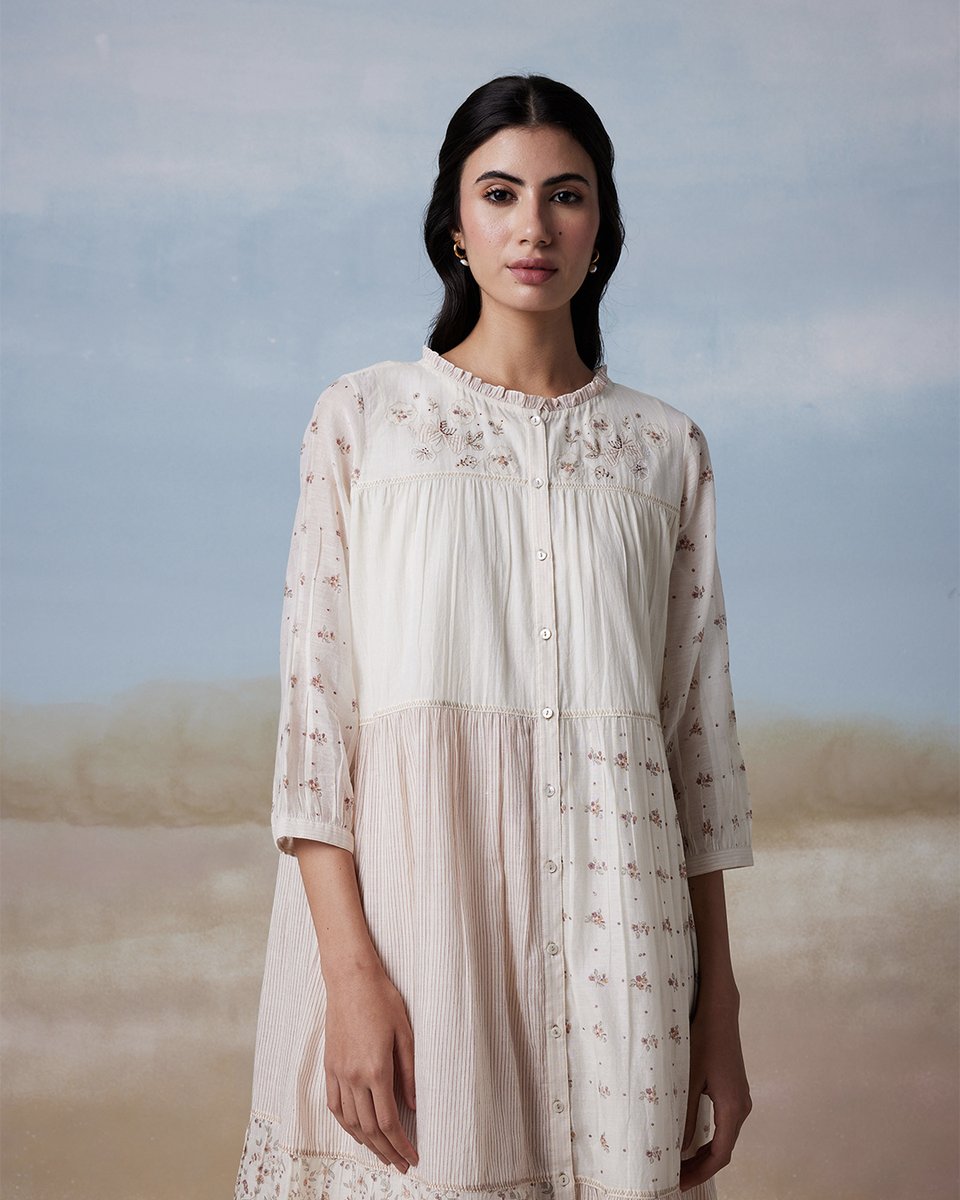 BunaStudio's tweet image. Much like the ever-changing rhythm of nature, our dreamy dress is a playful mix of florals and stripes, of block print and embroidery, mimicking the harmony of the one the constant in nature - change.

bunastudio.com/products/natur…

#Buna #BunaStudio #lightnessofbeing #embroidery