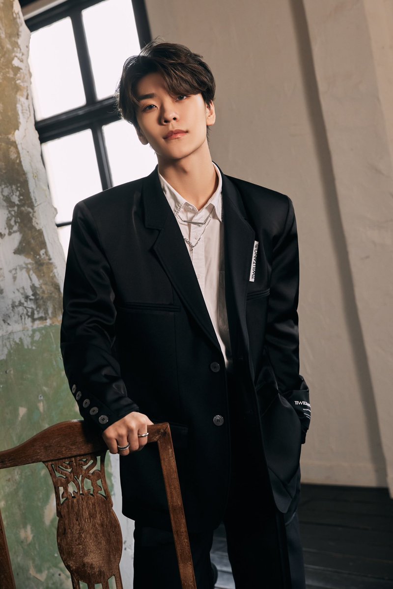 BOYSTORY_WORLD's tweet photo. 2023 WEIBO NIGHT

是花朵的细语
是阳光的和煦
一切美好得刚好

#BOSS #BOYSTORY 
#XINLONG #鑫隆
#微博之夜 #2023WEIBONIGHT https://t.co/NsrUxwtY9t