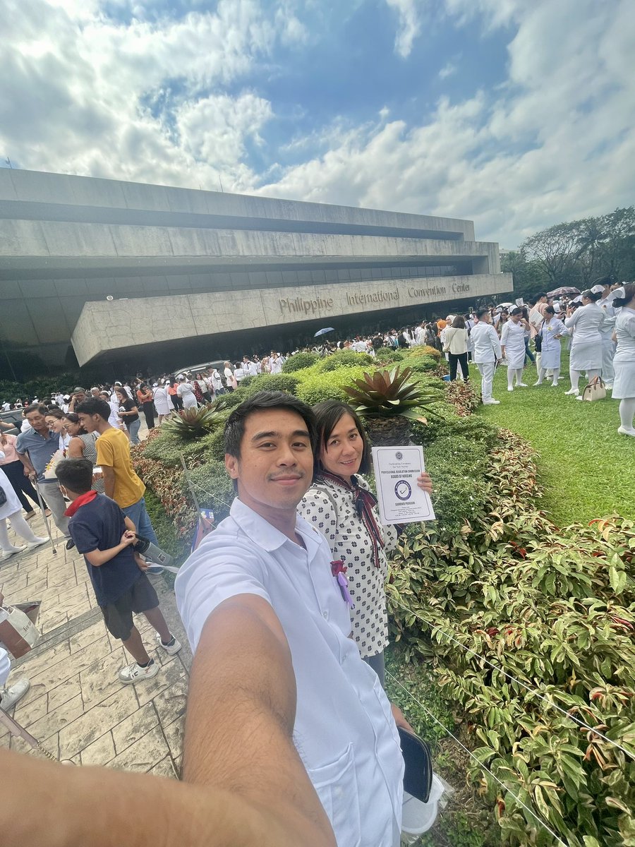 MrkFerrer's tweet photo. Officially FERRER,RN 🐯💚💛 https://t.co/pNJvV9GpD7