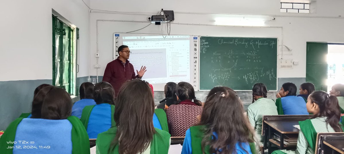 "शिक्षा का नया मानदंड,अपना झारखंड"
#CmSchoolofExcellence
<a href="/HemantSorenJMM/">Hemant Soren</a> 
<a href="/JharkhandCMO/">Office of Chief Minister, Jharkhand</a> 
<a href="/jharotef/">NMOPS / JHAROTEF</a> 
<a href="/JmmJharkhand/">Jharkhand Mukti Morcha</a>
<a href="/prabhatkhabar/">Prabhat Khabar</a> 
<a href="/JagranNews/">Dainik Jagran</a> 
<a href="/news11bharat/">News11 Bharat</a> 
<a href="/NMOPS_Vikrant/">VIKRANT SINGH 🎯</a>
