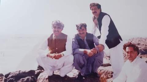 HussainShah06's tweet photo. پــه انـــــقــلاب مــــئينه يــــــاره
دا ستا دپاره سالو سور په سرؤمه
او لاليه لوئۍ شي خودمختار شي
د قام سردار شي چي بيرغ درپسي وړمه

مـلي مـشر اسـفندیـار ولـي خـان
@AimalWali @AsfandyarKWali https://t.co/OE1zSJrGF8