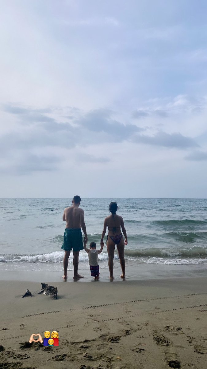 Manuelah22's tweet photo. Uno de los momentos más hermosos de mi vida fue ver a mi hijo conociendo el mar 🥹 amo tanto a mi familia https://t.co/UtjgVgBUA0