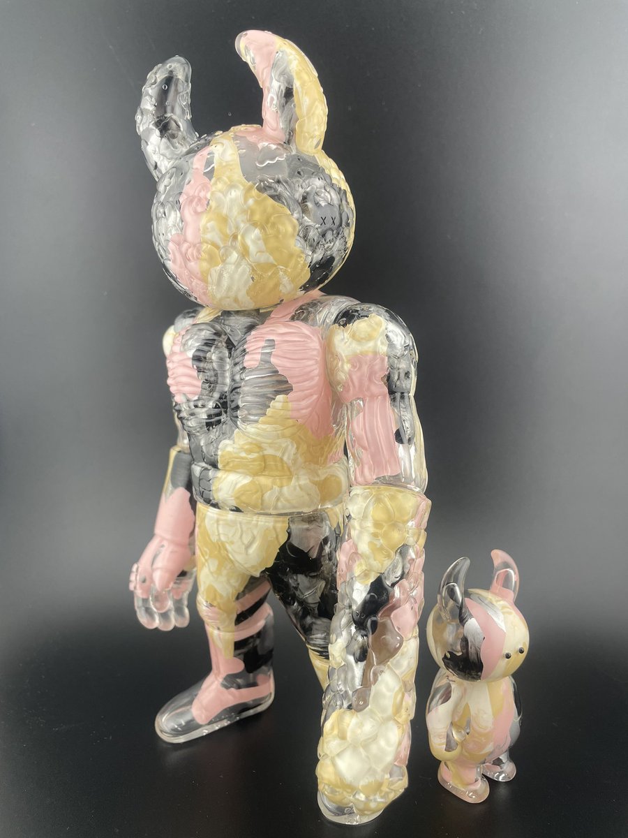 haruru2002art's tweet photo. VOILLD presents TOKYO ART BAZAAR vol.6
ソニョリアルウアモウ VOILLD ver. 10
ソニョウアモウ VOILLD ver. 3
@Ayamou @STUDIO_UAMOU
#uamou #ウアモウ #VOILLD
#ラフォーレ原宿 #ソフビ #フィギュア
#sofbi #sofubi #sofvi #tokyoartbazaar
#realxhead https://t.co/1FhnYoge5U
