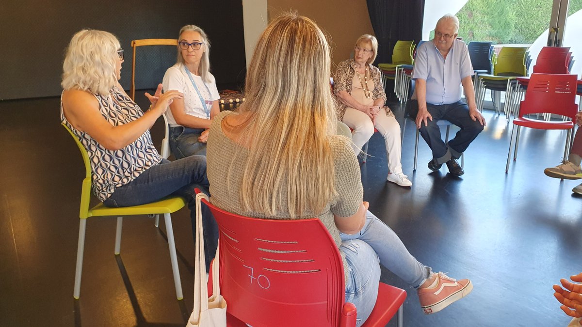 icscat's tweet photo. @icscatcentral 💬 Sandra Vilar, referent de benestar emocional del #CAPOsona, explica que "és molt important el sentiment de pertinença al grup i que l'escolta de les experiències dels altres ajudi tothom”.
📻 Escolteu el pòdcast a: https://t.co/1bqz4m8ujJ
#ICSfluencers https://t.co/qTThjREk4S