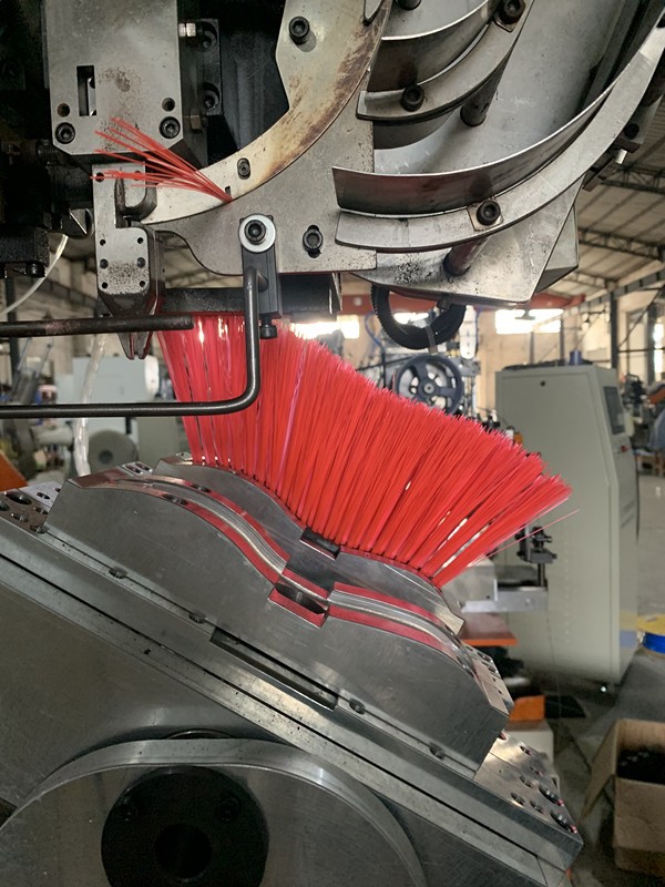 MXBrushmachiner's tweet image. Meixin's offer of high speed machines are used to produce many kinds of household brushes like toilet brushes, as well as industrial brushes like roller brush.

Get more: bit.ly/44Ne5FA
#brushmakingmachine #broommakingmachine #broomtuftingmachine