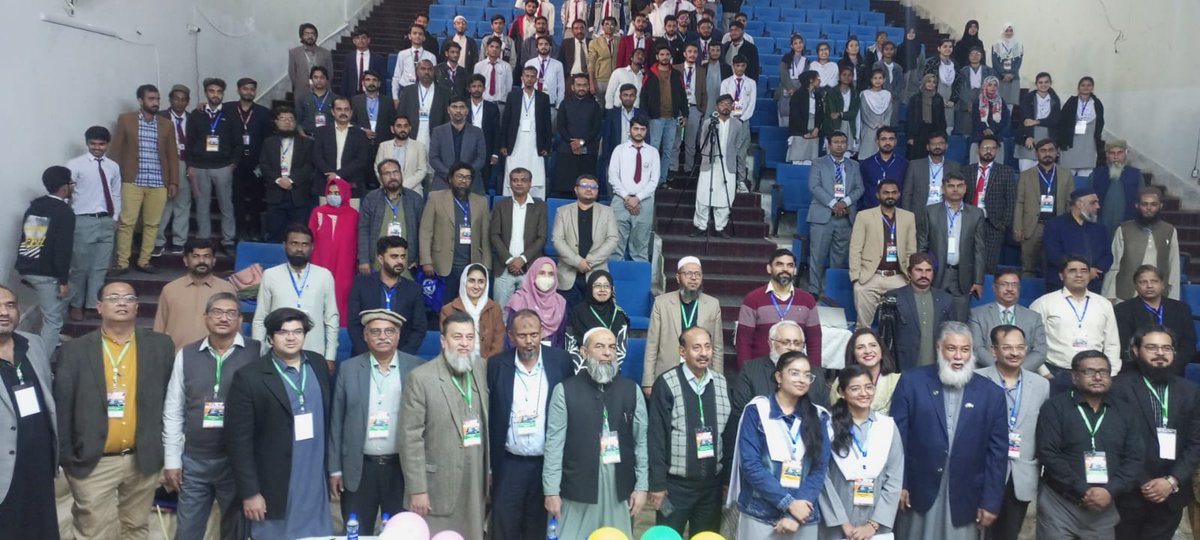 ShehnilaZardari's tweet photo. Can you spot me?
A very well attended international conference in the heart of #Thar
#Mithi
#TharBadlayGaPakistan
#NEDUET
#TIEST https://t.co/jv0OOZmBFz