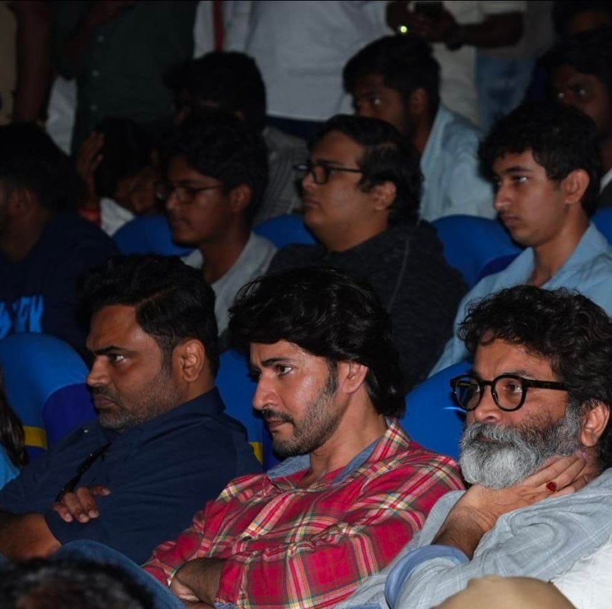 CinemaMahima's tweet photo. Pathetic to see that there is no lip sync for most of the time. This loses trust in production houses like @haarikahassine and @vamsi84 . Remember Trivikram &amp; @haarikahassine gave us #Agnyaathavaasi &amp; #GunturKaaram They’re least bothered after setting combinations(2/n) https://t.co/2nCjEATMQb