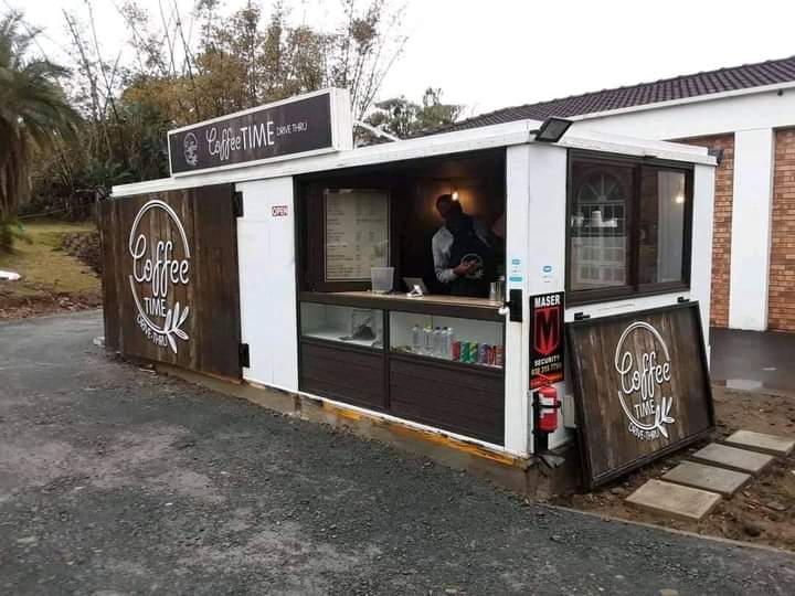 KasiEconomy's tweet photo. Lungelo from Umlazi township has opened his own drive-thru coffee shop. 🙌🏼🙌🏼🙌🏼🙌🏼 https://t.co/4bCroOQk0Q