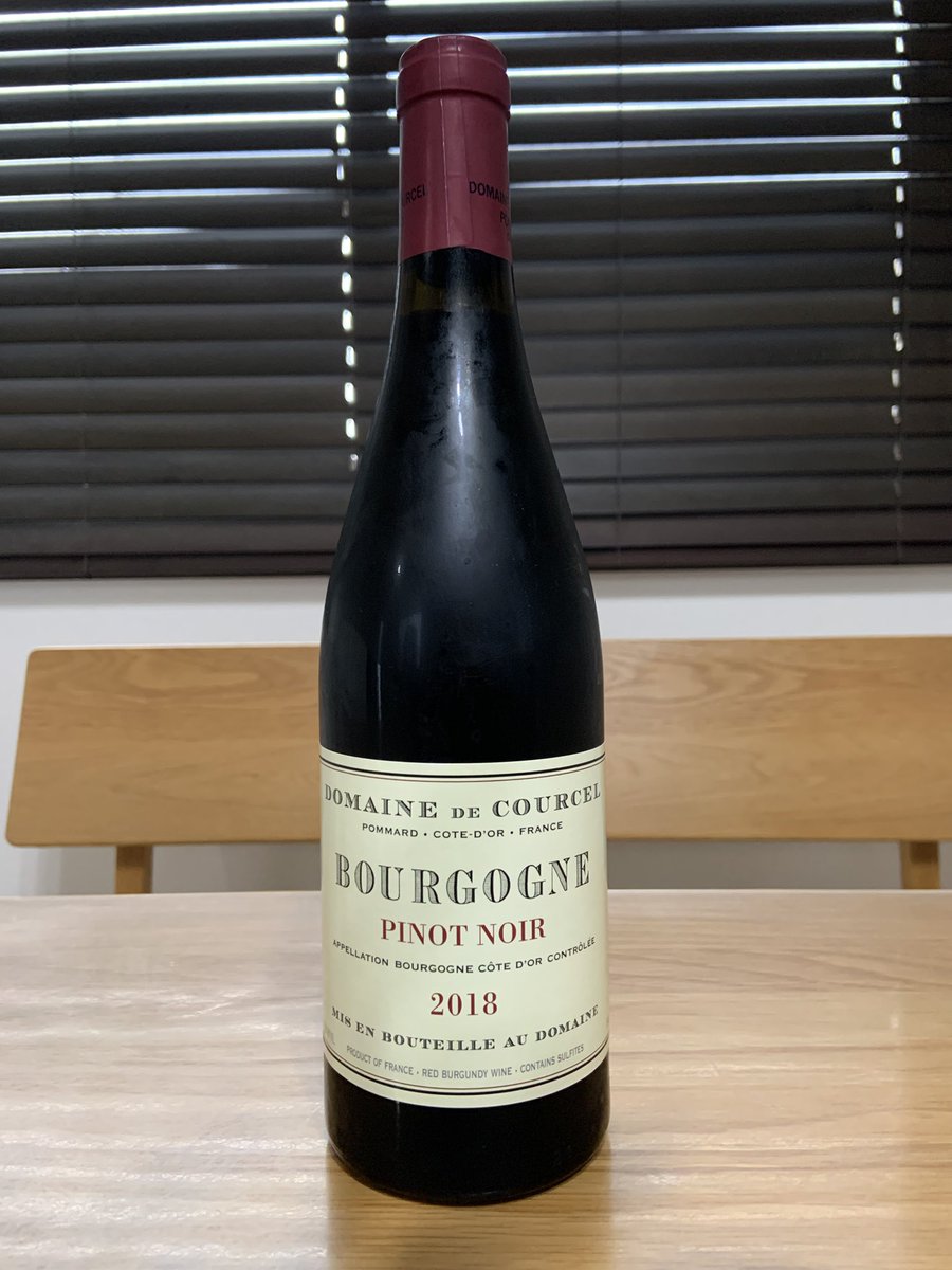 今日の持ち込みワインはこちら💁‍♀️
大好きなクールセル🍷✨
ACブルは初めてなのでドキドキ💕
※中華とのペアリングは考慮してません🤣🤣