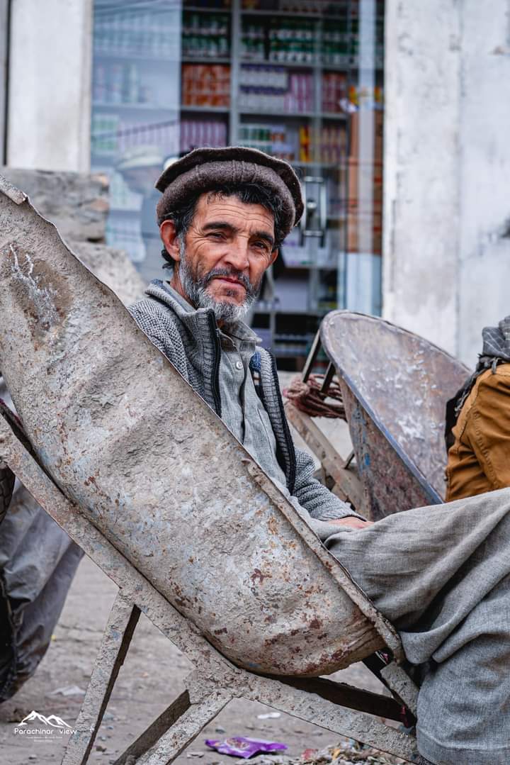 Everyone have their stories 

#potraitphotography #pakistanbeauty #storytelling #storyteller #Parachinar #streetphotography #parachinarview #cinematography #January2024 #pakistanistreetstyle #parachinarbeauty #Pashtoon #pashtoonculture

#Pakistan #Parachinar

#پاراچنار