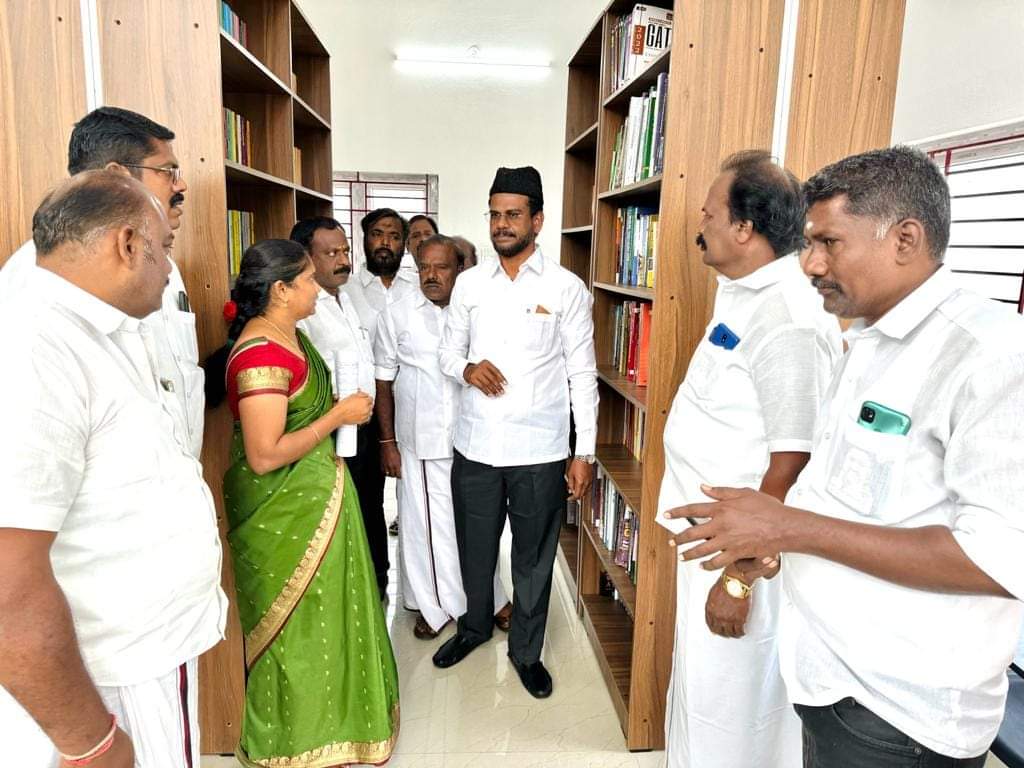 tmmkhqofficial's tweet image. மணப்பாறை நகராட்சியில் மாண்புமிகு தமிழ்நாடு முதலமைச்சர் அவர்கள் சமூகத்தில் தொடங்கி வைக்கப்பட்ட நூலகம் மற்றும் அறிவுசார் மையத்தை மனிதநேய மக்கள் கட்சி பொதுச்செயலாளர் ப.அப்துல் சமது MLA பார்வையிட்ட ஆய்வு செய்தார்கள் .
@abdulsamadmmk

#mmkitwing #mmkmla #abdulsamadmla