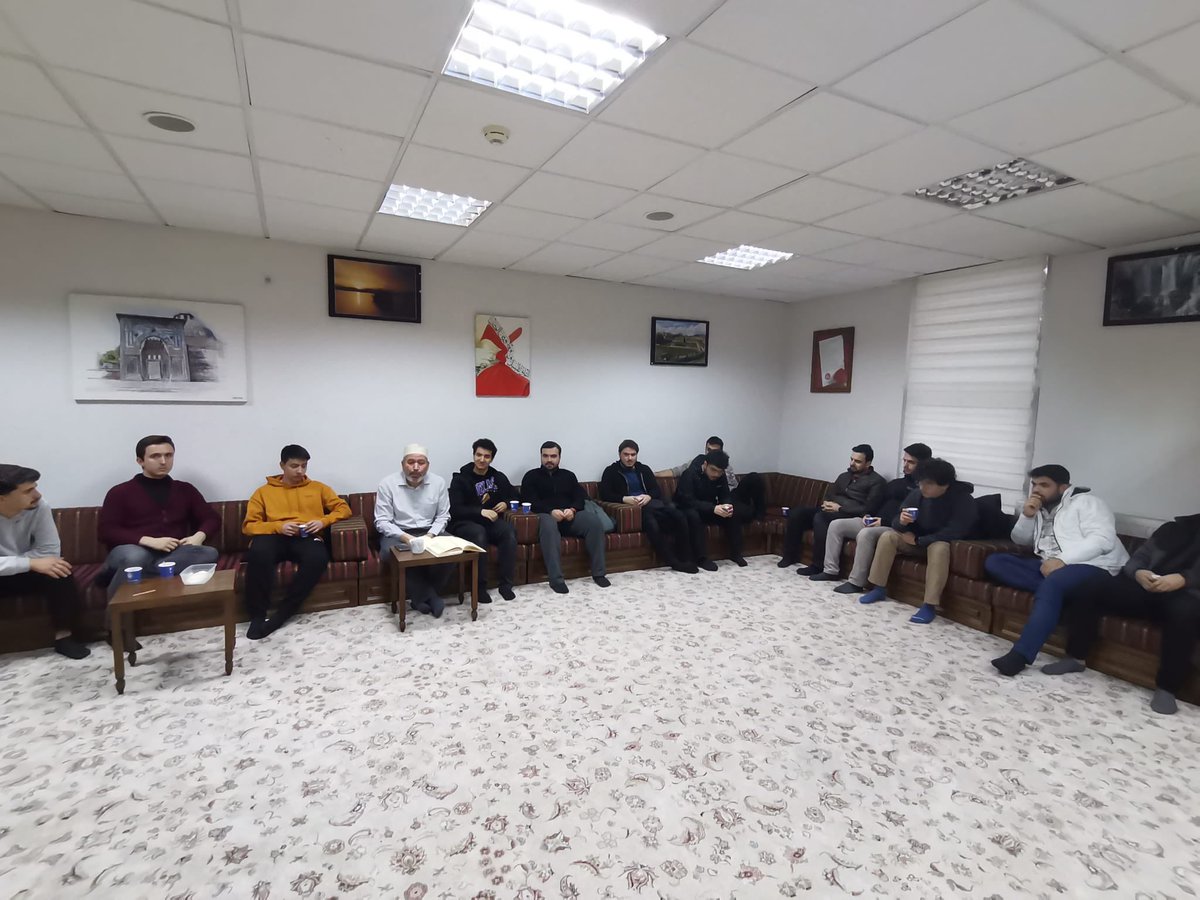 GSB_KonyaGM's tweet photo. “Gençleri sabah namazında buluşan bir milleti kimse yenemez”
Gönüllü gençlerimiz ile sabah namazında buluştuk. Mazlum coğrafyalar ve şehitlerimiz için dua ettik. Sonrasında merkezimizde kahvaltı yaptık. Has odada gençlerimiz ile hasbihal ettik. #gençlersabahnamazındabuluşuyor https://t.co/yL3QRQ1GUX