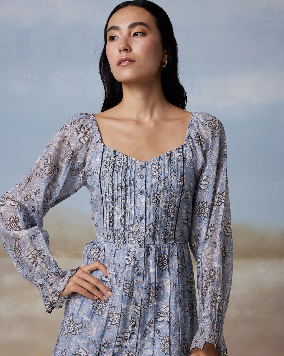 BunaStudio's tweet image. Bringing you blue skies and floral fields of chintz, the Blue Bird Peasant Dress with a pleated yoke and cutwork scallops.

bunastudio.com/products/blue-…

#Buna #BunaStudio #Lightnessofbeing #blockprint #bluedress #falldress