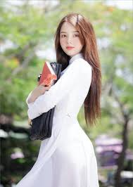 Andyts1's tweet photo. Hãy chọn một người không chỉ ở bên bạn những lúc giàu sang mà ngay cả khi biến cố ập đến, người đó vẫn ở đây. https://t.co/C00cj74Hc5
