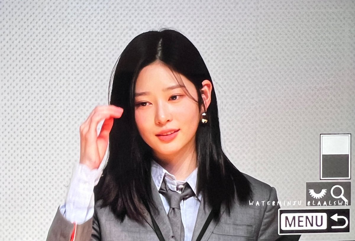 waterminju205's tweet photo. 240113 위드뮤 #민주 

너와나 함께라면 뭐든지 👌🏻🤍

#김민주 #민주 #ミンジュ #KimMinJu https://t.co/Ju0SeAgjf8