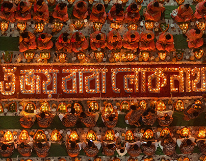 Light, faith and devotion - Rakher Upobash festival dlvr.it/T1KWRP