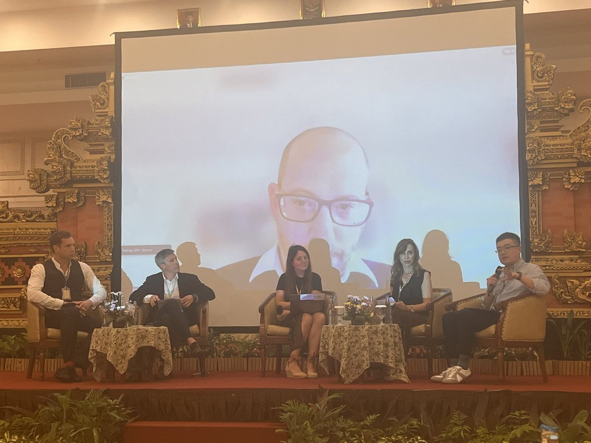 AIICUSA's tweet photo. AI and ethics panel, with Nicholas Brocklebank/IHL, Vittorio Tommasone/IBM and Yaniv Benhamou/UNIGE. We are discussing misinformation, bias, intellectual property and privatization, and confidentiality. Important concepts as we navigate AI. #conferenceinterpreting #aiicprims https://t.co/h5R90si82p