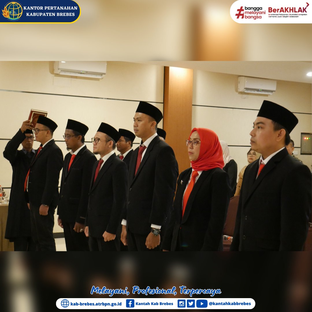 kantahkabbrebes's tweet photo. Halo #SobATRBPNBrebes
Kantor Pertanahan Kabupaten Brebes melaksanakan Pelantikan dan Pengambilan Sumpah Pejabat Pembuat Akta Tanah (PPAT) Wilayah Kerja Kabupaten Brebes, pada Jum'at (12/01/2024).
@kem_atrbpn
@atr_bpnjateng
#PPATS
#KementerianATRBPN
#KantahKabBrebes https://t.co/2ptHo1szdN