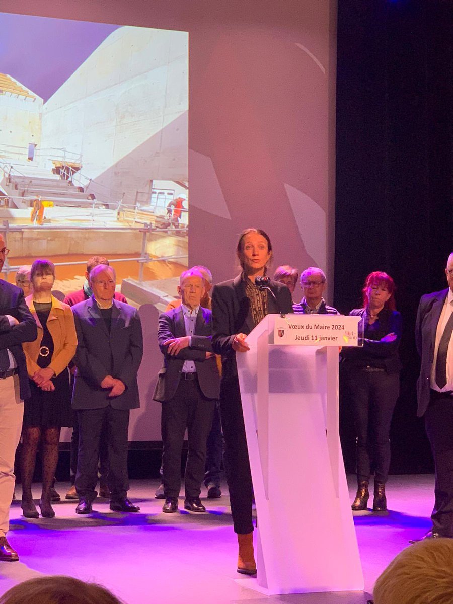 GaginPaoli's tweet photo. 🙏 à M. le Maire @DomBaroni10 pour son invitation lors de la cérémonie des vœux à Bar-sur-Seine et pour le chaleureux accueil.  

👏 à toute l’équipe municipale pour les projets au service de la population et bravo aux médaillés 🥇🥈🥉 https://t.co/L6Z5rw9WYa