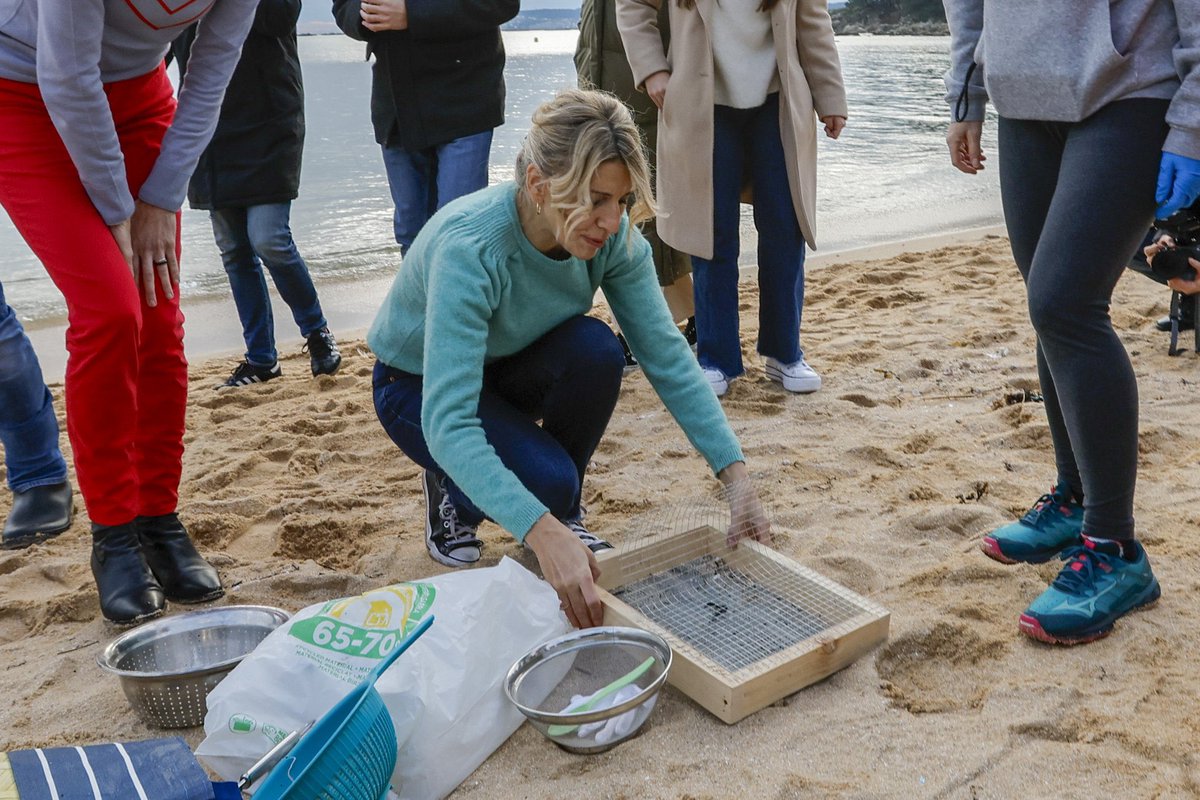 AleguimaD's tweet photo. ¡Qué suerte tenemos en Galicia que tenemos políticos de todos los colores que nos salvan de los problemas medioambientales!! https://t.co/qpg00KBz78