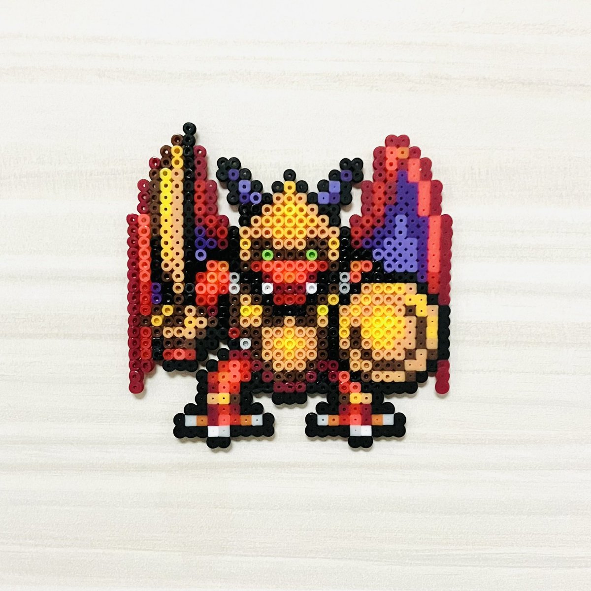 ebi_muki's tweet photo. アイロンビーズでドラクエモンスター
「りゅうせんし」

ドラクエ5初登場。リザードマンの上位種だがあまり印象にのこらない敵。特にHPや攻撃力が高いわけではないのに、攻撃手段が通常攻撃のみだからだと思う。
同じダンジョンに出てきた「へびておとこ」の方が見た目的にインパクトがあり覚えている https://t.co/jpoh9PDt0Y