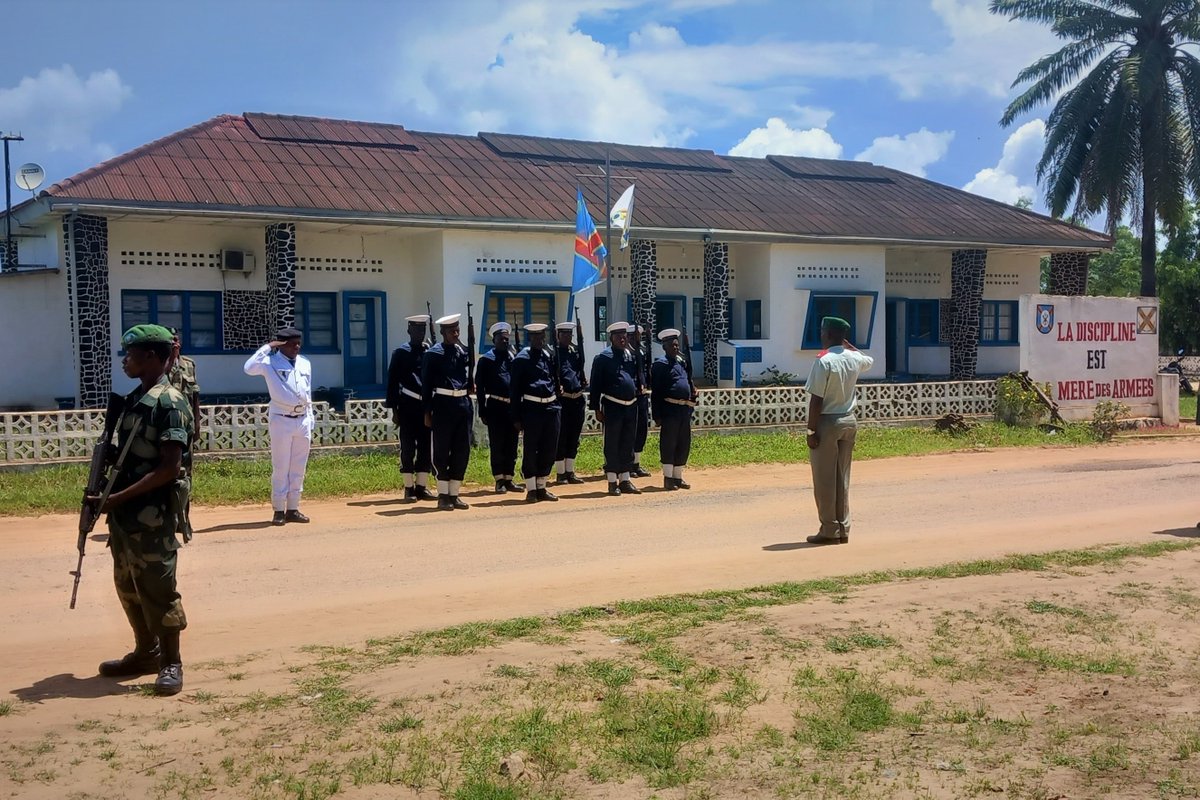 DLIAG_Officiel's tweet photo. 0⃣5⃣ au 1⃣4⃣/1⃣2⃣ Entrainement #VISITOPS à #Boma entre spécialistes @MarineNationale 🇫🇷 des #EFG 🇫🇷 et 3⃣2⃣ fusiliers-marins 🇨🇩 #RDC
✅ Appui du patrouilleur 🇨🇩 "Moliro"
✅ Renforcement action de l’État en mer 🇨🇩
✅ Nouvel entrainement 🇫🇷🤝🇨🇩 en mars
@EtatMajorFR
@AmbaFranceRDC https://t.co/81zuXQLbxO