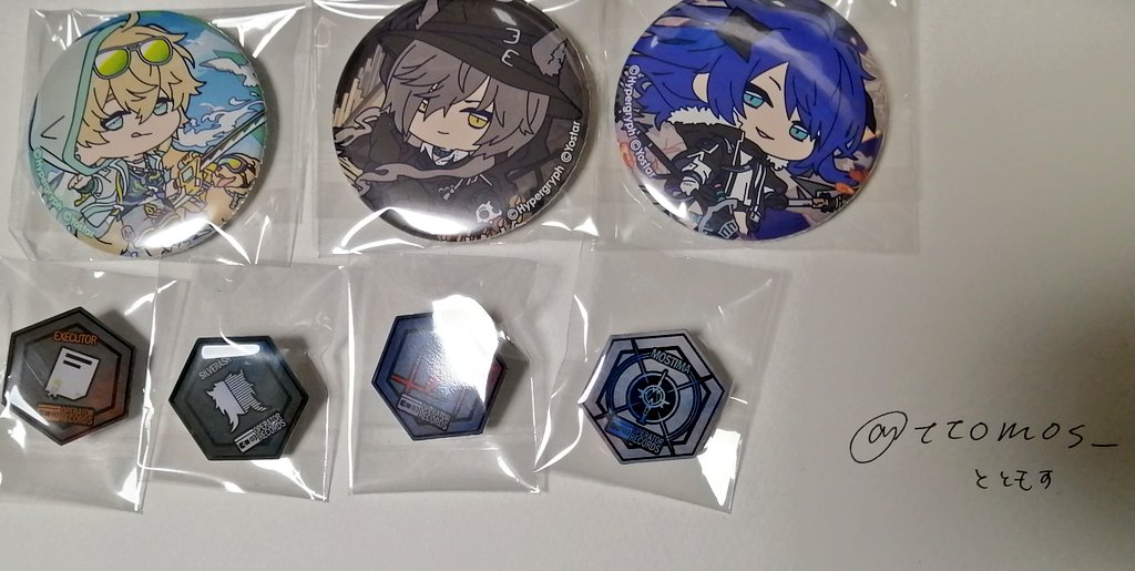 TTomoss_'s tweet photo. アークナイツ　フェス　交換

缶バ　エリジウム1、ソーンズ2
ピンズ　リー2、エリジウム1、重岳1

纏めての方優先　郵送のみ
お気軽にお声掛けください🙇‍♀ https://t.co/tIVTIFuRe4