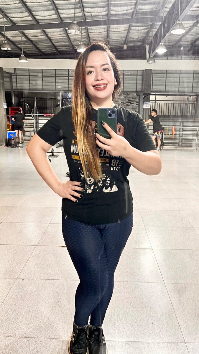 HeCallsMeSaizy's tweet photo. The best project you’ll ever work on is YOU. 

#Workout #RoadToAHealthierMe #BodyGoals #Motivation #ProjectME https://t.co/aTxkmD88Is