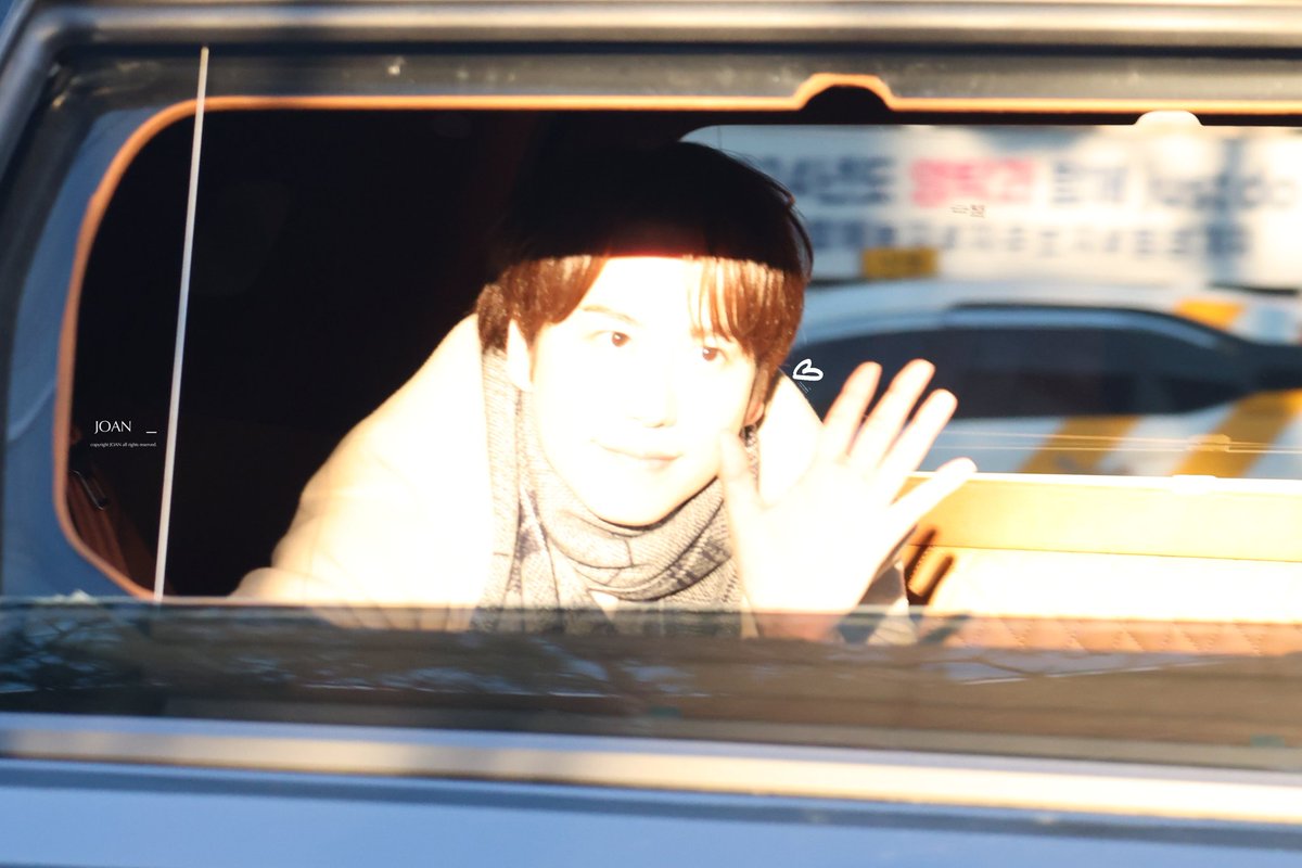 240113 음악중심 퇴근길

규현 얼굴 후기🌟

#규현 #KYUHYUN #음악중심 #음중