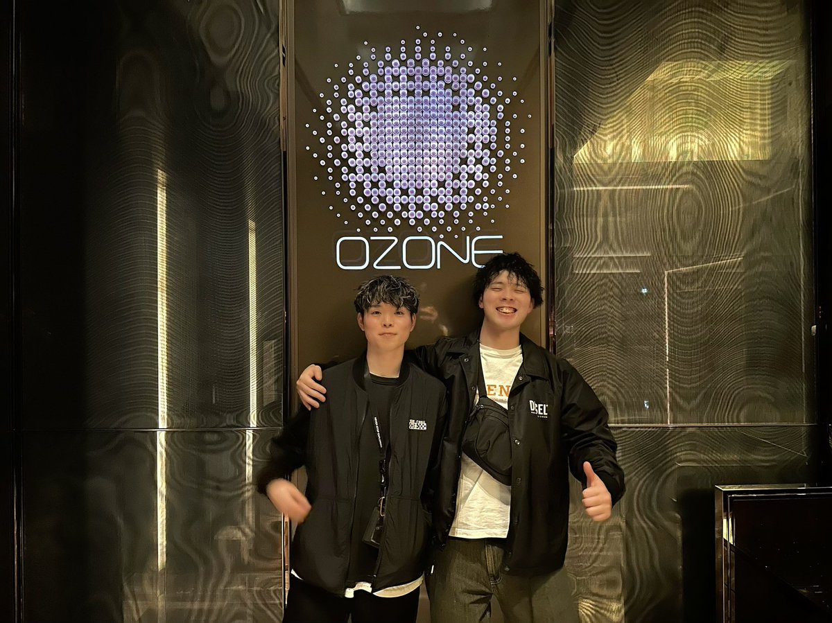 kyotost1's tweet photo. from香港🇭🇰

お金で遊ぶ人とお金に遊ばれてる人
人間の欲望の殆どが詰まってる街でした。
色々狂ってる街だけど、狂ってるからこそ、この面白さが表現できるのだと。
エンタメとはまた違う、良い表現が見つかりませんが、そう思いました👌

インスピレーションもガンガン湧いたので日本でも頑張る🇯🇵 https://t.co/0V5IoawDgi
