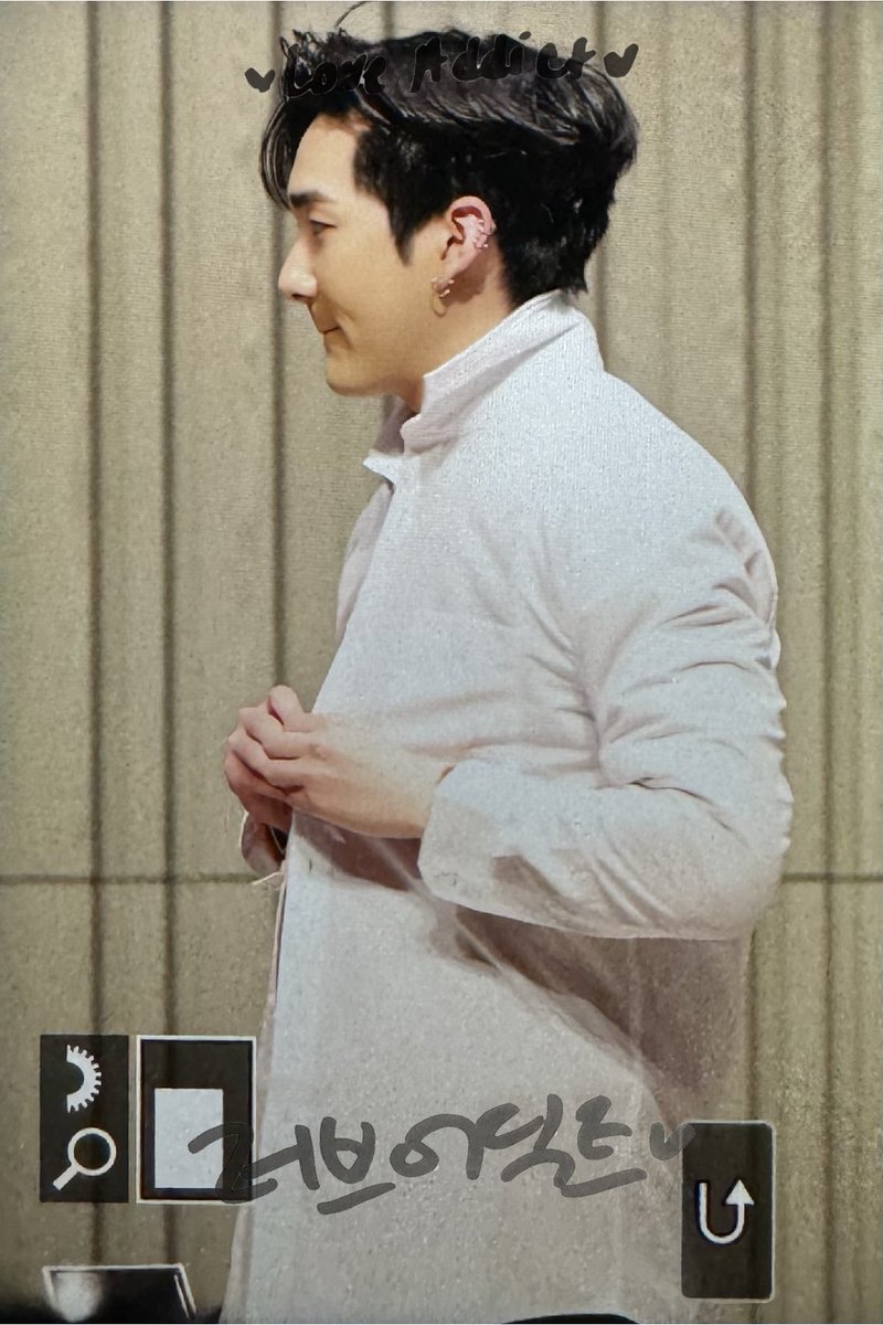 LoveAddict_0315's tweet photo. 240113 시그 팬싸인회 프리뷰 아론
고주망태 곽부장 개큰구매 저요 제가 아니면 안돼요 제발저요
#Aaron #곽아론 https://t.co/9z9ZG4FPPh