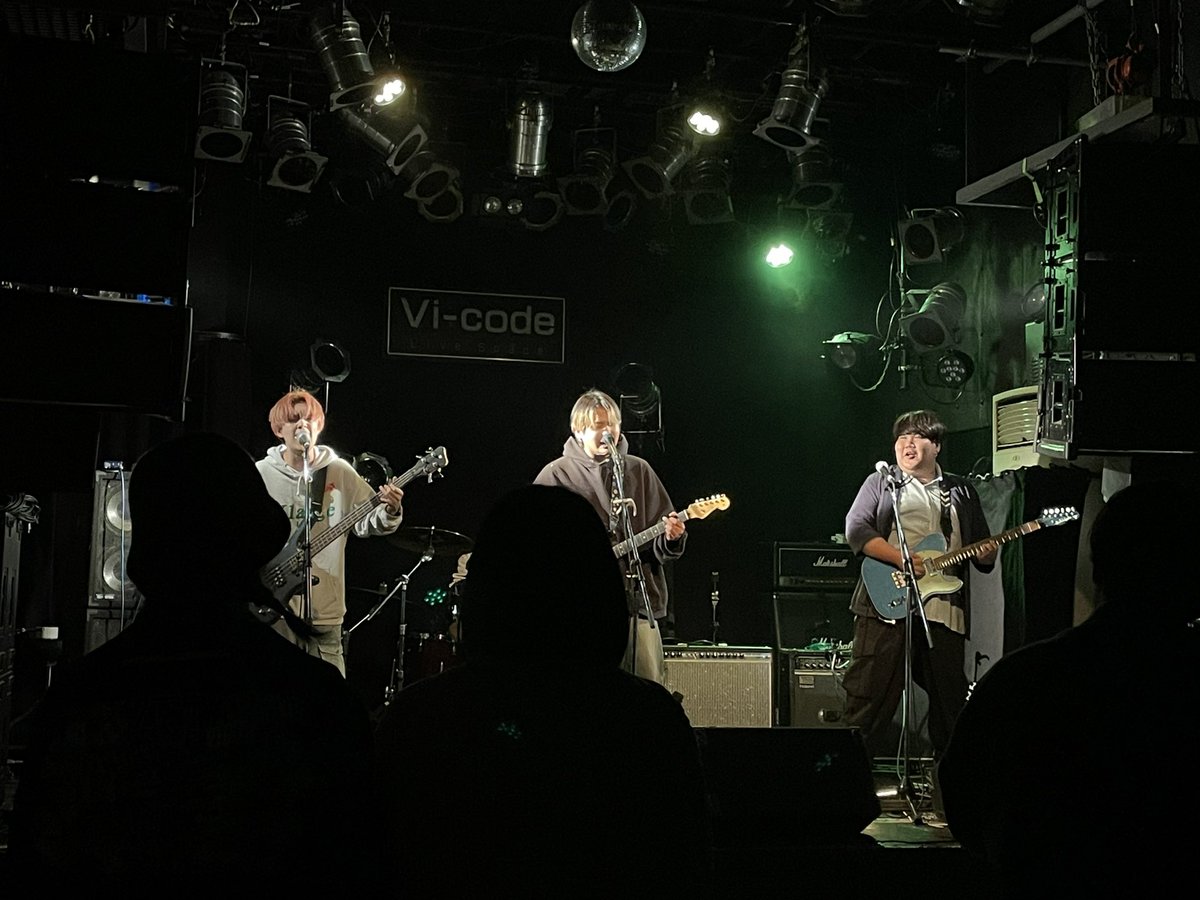 ESP_delta's tweet photo. 2組目、THE NIGHT LIKEさん無事、終了しました!
とても迫力のある歌声でした🎵
まだまだライブは続きます!外は寒いですが、皆様のご来場お待ちしております!
#大阪 #ライブハウス
#ESPエンタテインメント大阪
#HOTWINTER
#中津Vi-code https://t.co/ryY65WNx94