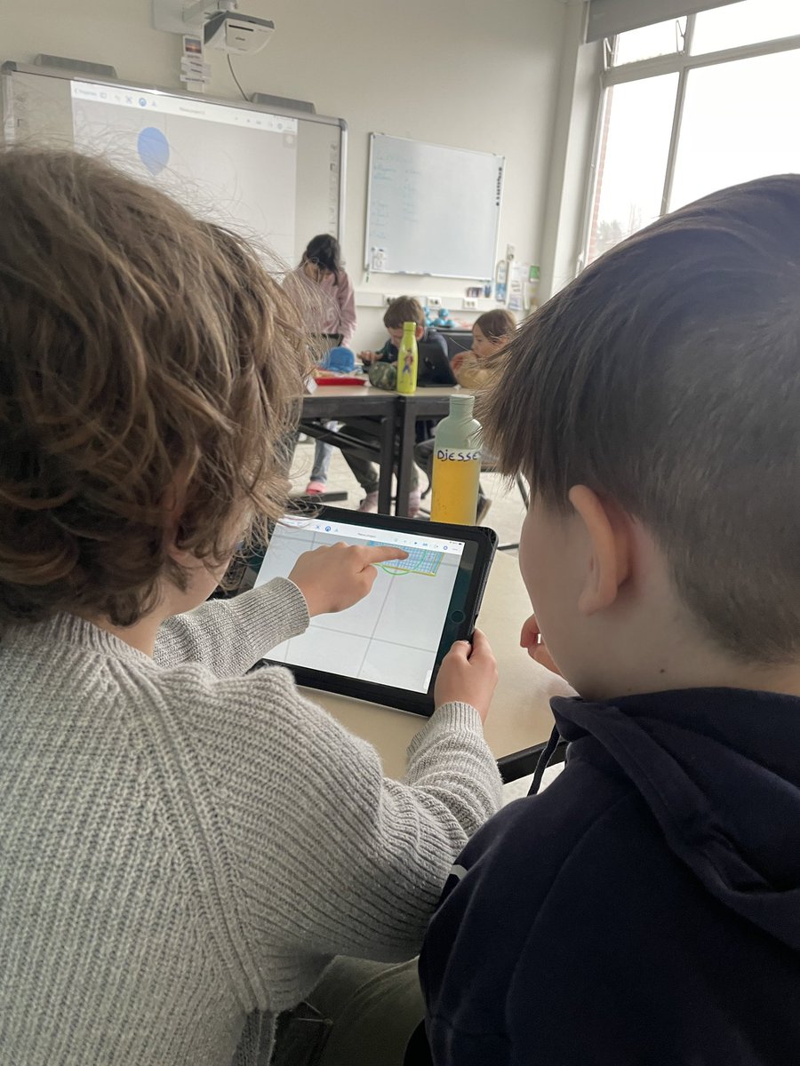 meesterm3sprong's tweet photo. New #eTwinning project with our #codeclub. 
“Cultural sharing with digital tools.”
We first introduce ourselves to our Italian friends.@renata_tirelli We do this on the basis of #AugmentedReality with the app #realitycomposer on the #ipad. 
@AppleEDU 
@eTwinning_be 
#OBT https://t.co/RirVIhmqLD