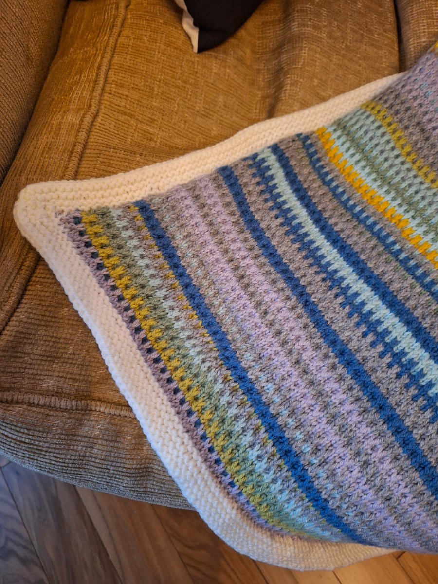 graemespence103's tweet photo. 12 + months in the making. Temperature Blanket 2023

#temperatureblanket 
#knittingtwitter
#theknittingnetwork https://t.co/aShqVUBb3h