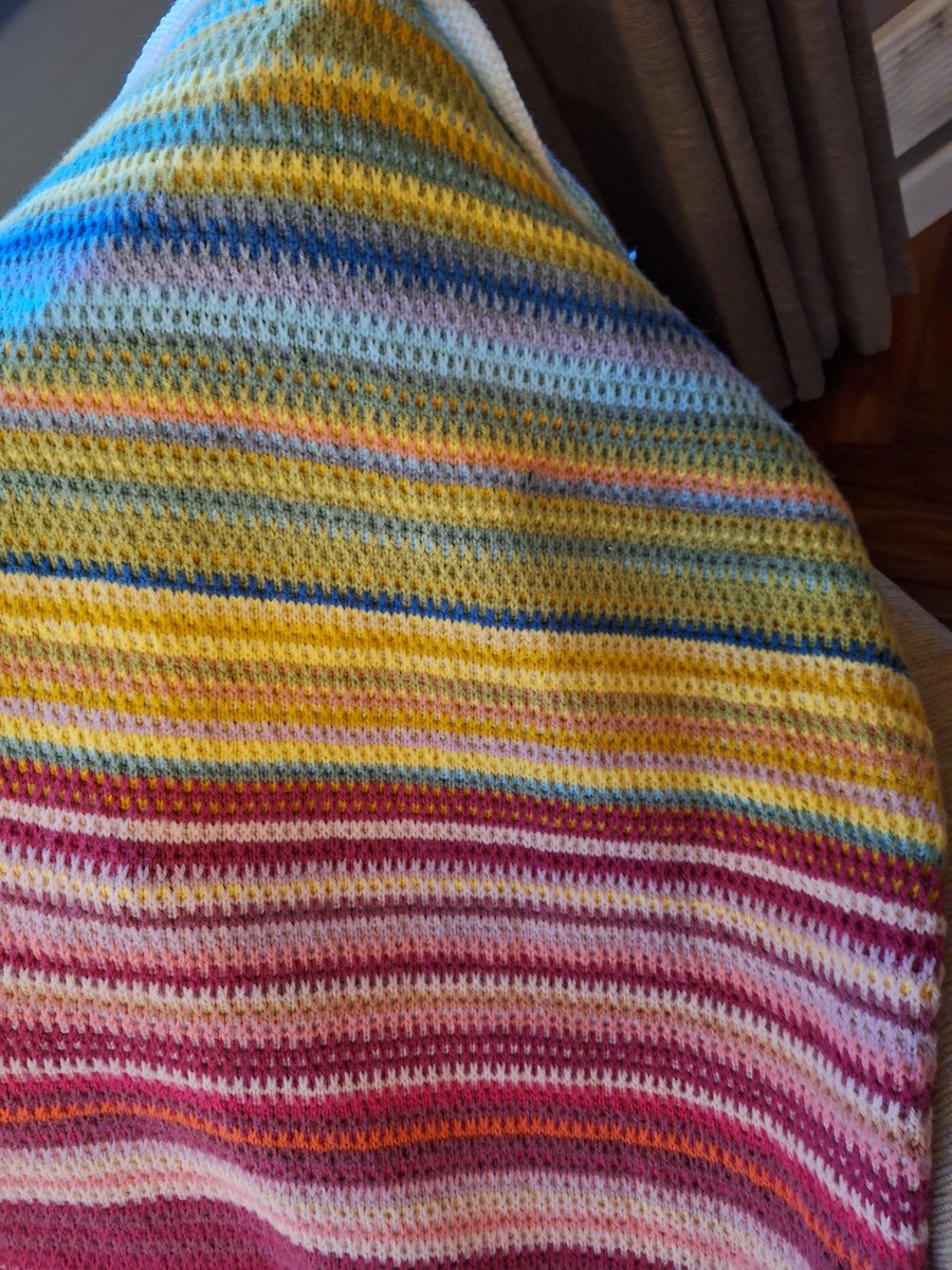 graemespence103's tweet photo. 12 + months in the making. Temperature Blanket 2023

#temperatureblanket 
#knittingtwitter
#theknittingnetwork https://t.co/aShqVUBb3h