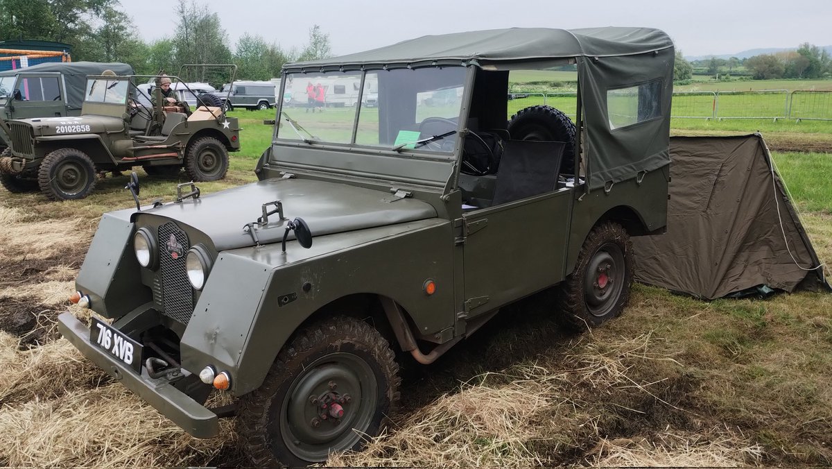 RetroCampingClb's tweet photo. @TheEnglishCarav Been there!! This field was underwater the week before! Was like sleeping on a waterbed - everything squelching below π #AllPartOfTheFun #RetroCamping https://t.co/9LCjbN30sB