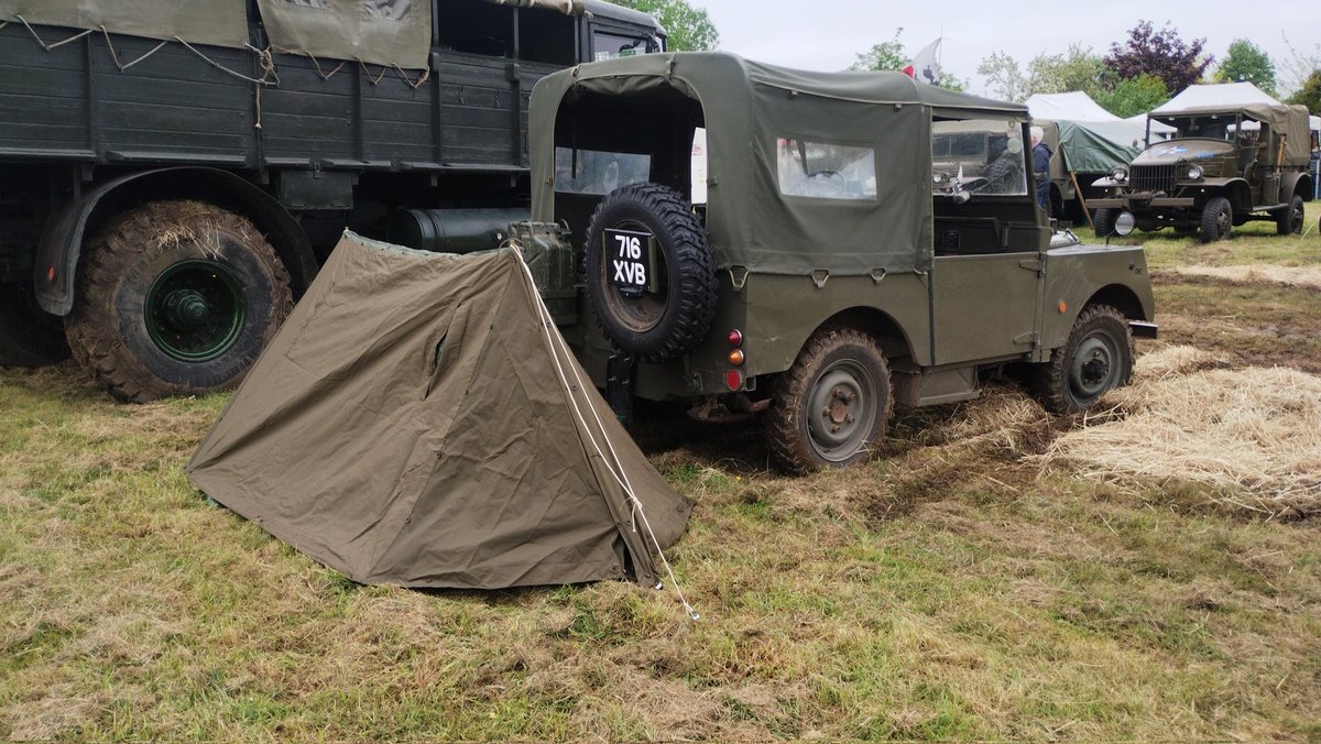 RetroCampingClb's tweet photo. @TheEnglishCarav Been there!! This field was underwater the week before! Was like sleeping on a waterbed - everything squelching below π #AllPartOfTheFun #RetroCamping https://t.co/9LCjbN30sB