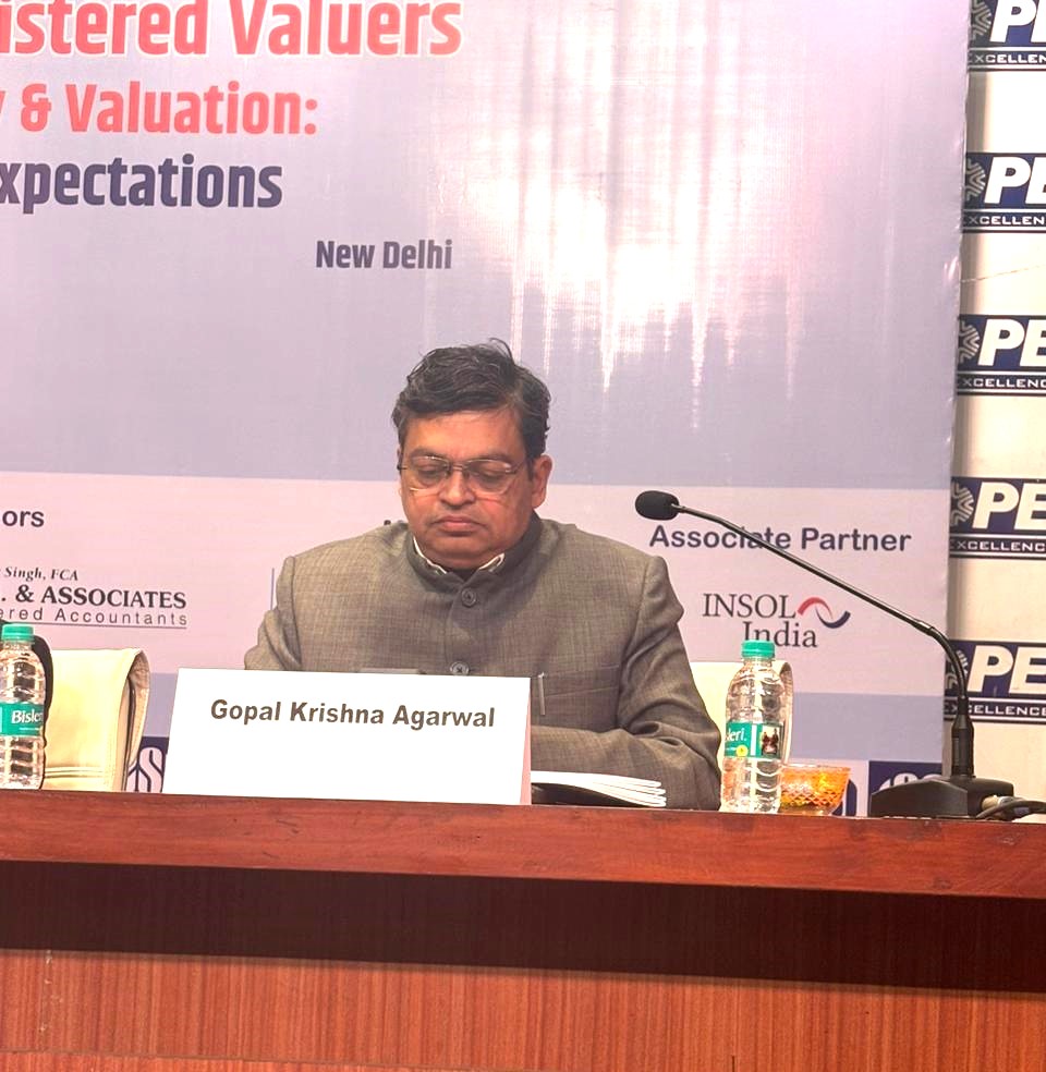 gopalkagarwal's tweet photo. इंसॉल्वेंसी प्रोफेशनल्स एंड रजिस्टर्ड वैल्यूज आधारित प्रथम राष्ट्रीय सम्मेलन में शामिल हुआ

आज नई दिल्ली में @icsi_cs द्वारा आयोजित 'इंसॉल्वेंसी प्रोफेशनल्स एंड रजिस्टर्ड वैल्यूज' पर आधारित प्रथम राष्ट्रीय सम्मेलन में बतौर प्रख्यात वक्ता सम्मिलित हुआ। जिसमें दिवालियापन के मूल्यांकन में सम्भावनाओं, उपलब्धियों व आकांक्षाओं पर विमर्श हुआ।
इस दौरान सीएस वीरेंद्र गंडा जी, अमरजीत सिंह चंडहोक जी, सीएस एनपीएस चावला जी, @RanjeetPandeyCS जी, डॉ अशोक कुमार मिश्रा जी व अन्य गणमान्य जन भी उपस्थित थे।

@blsanthosh @Bhupendraupbjp @idharampalsingh #gopalkagarwal