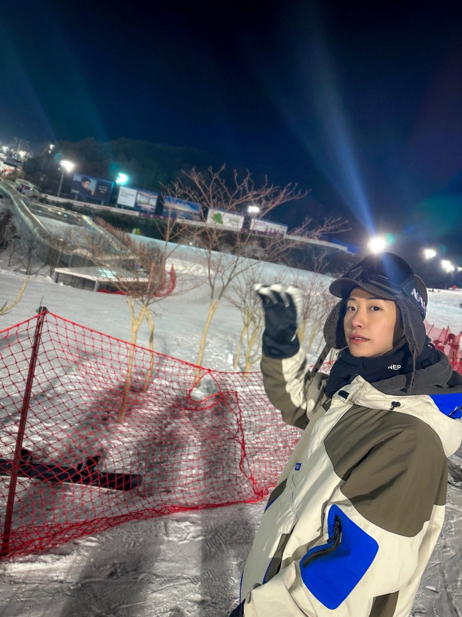 official_ONEWE's tweet photo. [#동명]
⛷️💛 https://t.co/1Ff57T8SZk