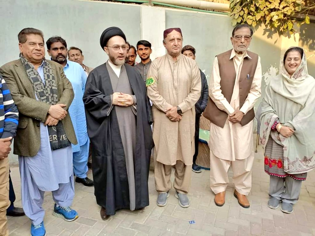 ASHN_Official's tweet photo. خیرپور: معروف سیاستدان محترم جناب جاوید شاہ جیلانی کے سسر اور ڈاکٹر مہرین بھٹو کے والد کے انتقال پر تعزیت اور فاتحہ خوانی

#SSHN #Sindh #Pakistan https://t.co/EEkoS34XOC