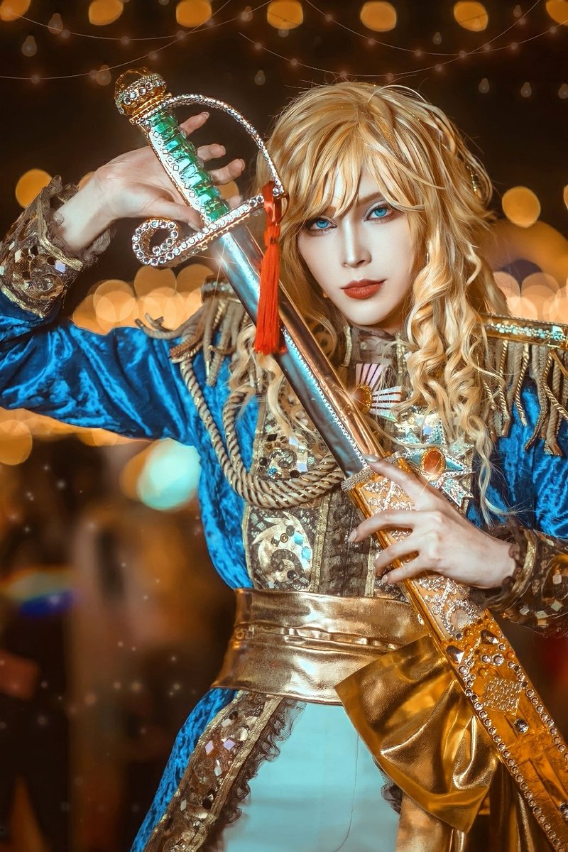 ベルサイユのばら / オスカル 衣装もウィッグも苦手やで毎回必死になっ