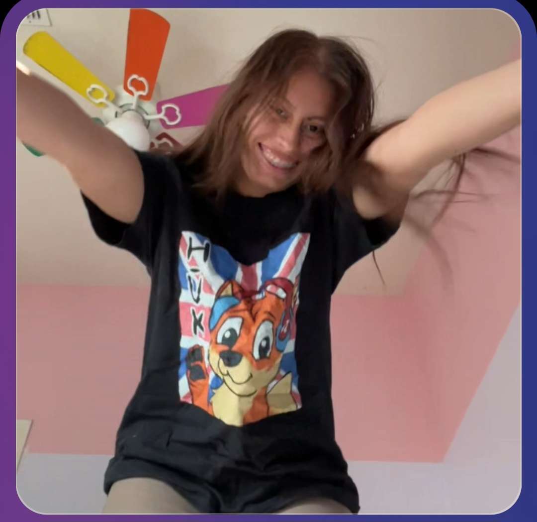 Headphones_UK's tweet photo. Check out these wild and crazy (and cool) kids
If you want your own HeadphonesUK shirts and merch, check out our RedBubble
https://t.co/thhrJUE6YG https://t.co/aM0Rk5iAfO