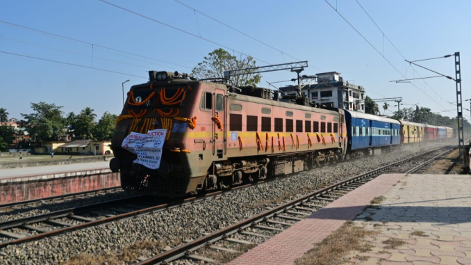 RailAnalysis's tweet photo. #NortheastFrontierRailway Advances Green Initiative with #ElectricLoco #SpeedTrial on the New Jalpaiguri-Haldibari section
Read more...https://t.co/jgIW1ZQWSZ
#indianrailways #railway #infrastructure #stations #NFR #electrification #construction #project https://t.co/dyNrWlq8oS