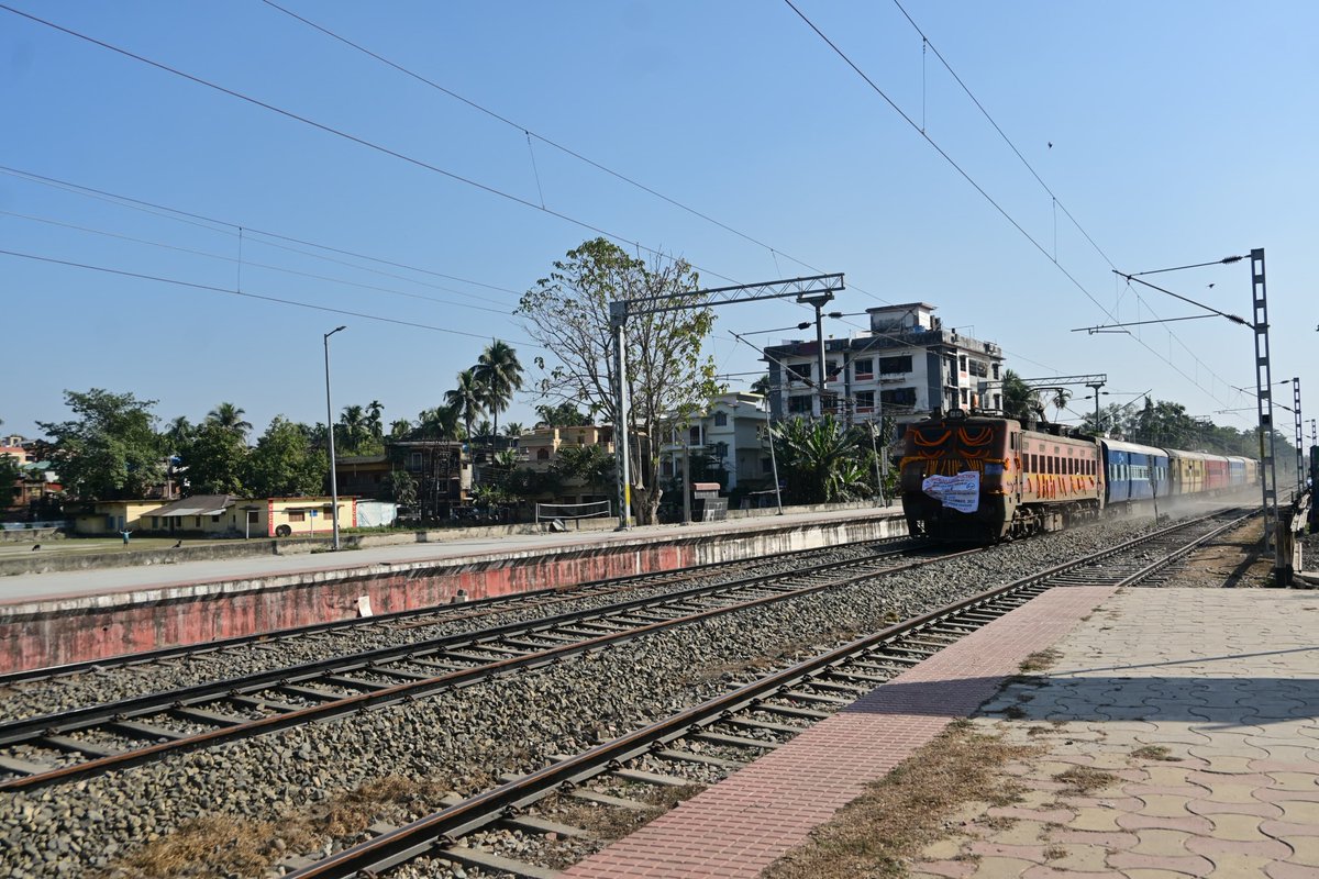RailAnalysis's tweet photo. #NortheastFrontierRailway Advances Green Initiative with #ElectricLoco #SpeedTrial on the New Jalpaiguri-Haldibari section
Read more...https://t.co/jgIW1ZQWSZ
#indianrailways #railway #infrastructure #stations #NFR #electrification #construction #project https://t.co/dyNrWlq8oS