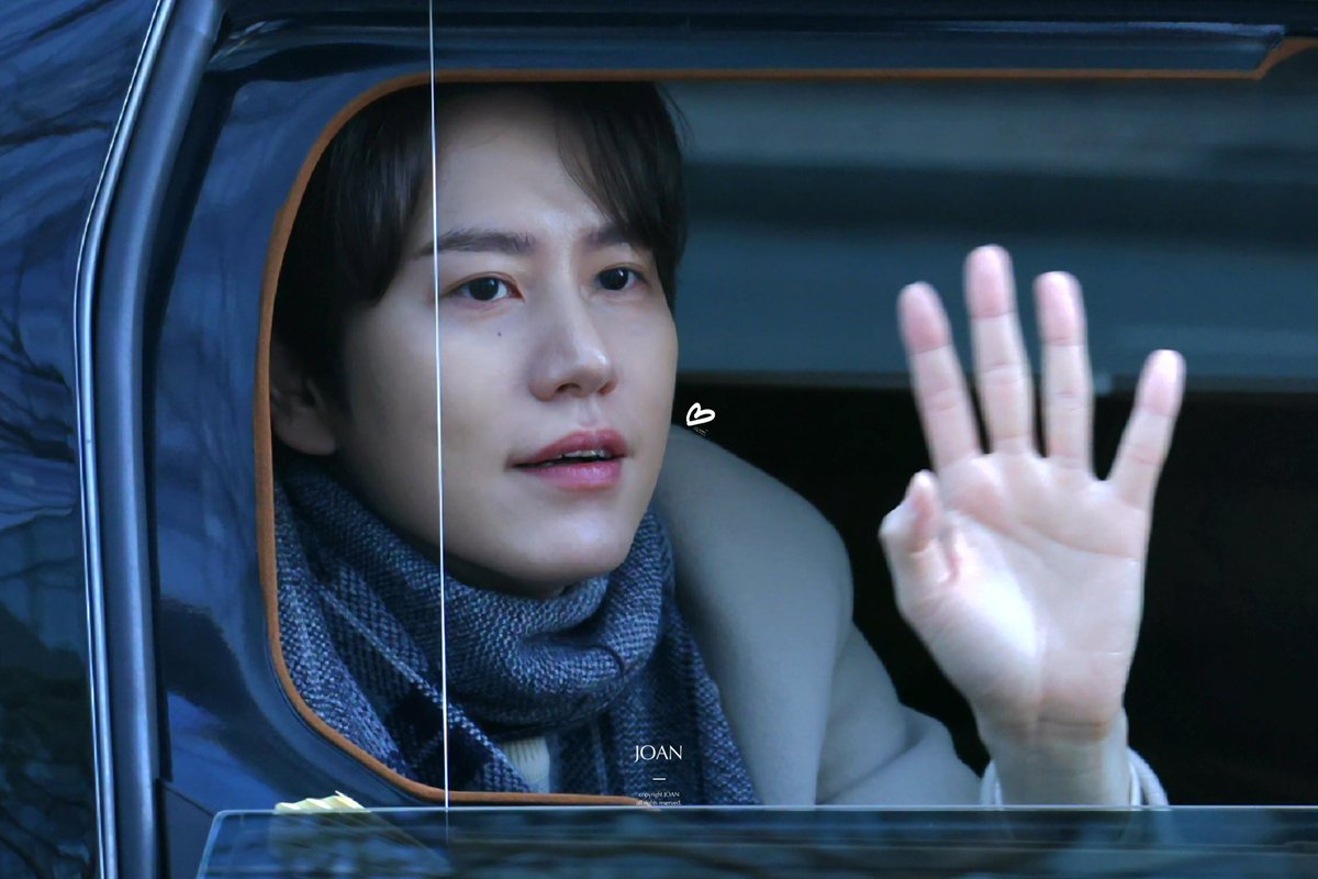 240113 음악중심 퇴근길

안녀엉👋🏻

#규현 #KYUHYUN #음악중심 #음중