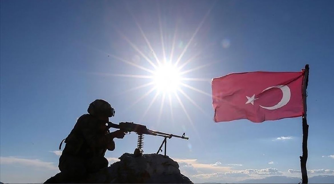 Sızlasa da gönüller düşenlerin yasından Koşar adım gitmeli onların arkasından. Kahramanlık; içerek acı ölüm tasından İleriye atılmak ve sonra dönmemektir. H. Nihal Atsız #ŞehidinVarTürkiye #sehidimizvar