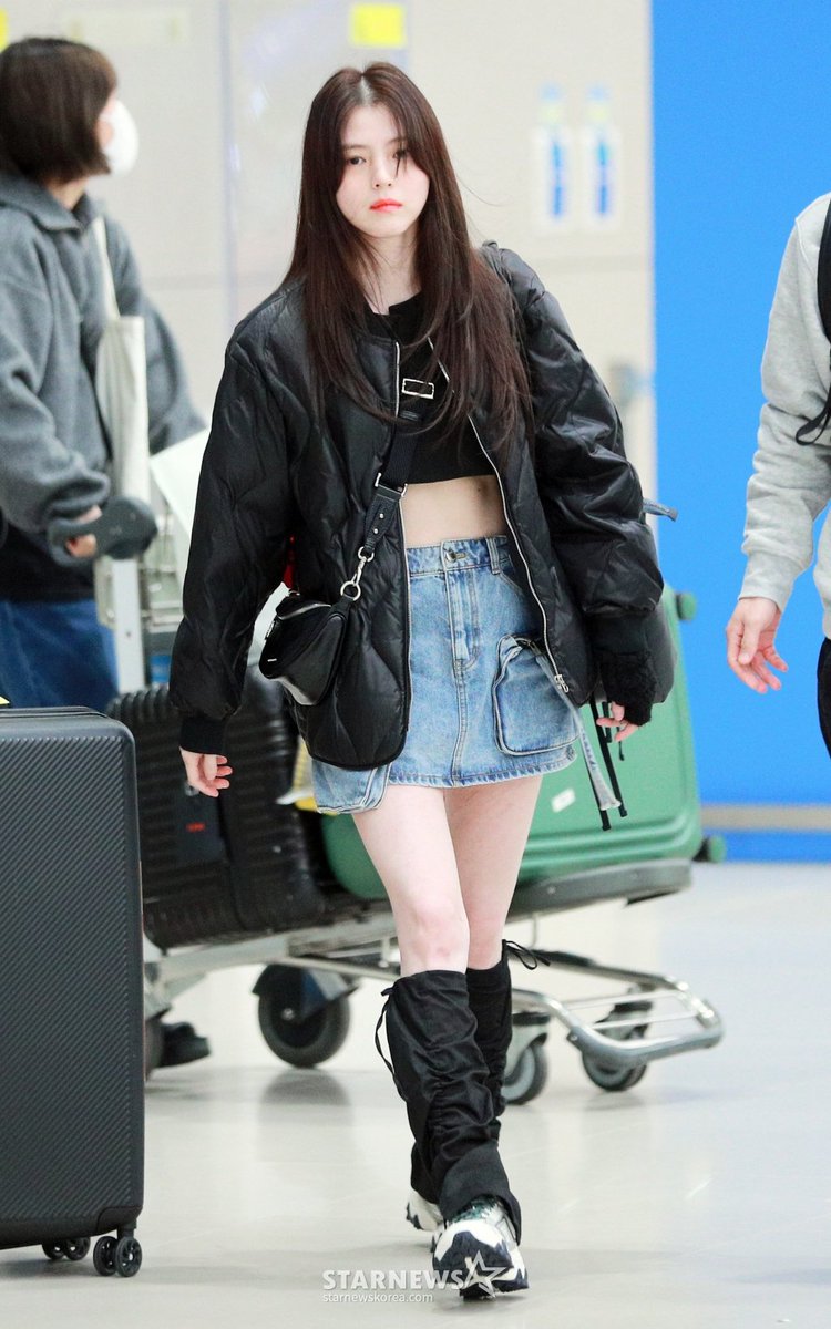 hansoheeglobal's tweet photo. Han Sohee safely arrived at Incheon airport 

#HanSohee #한소희 https://t.co/Vcunl8w6il