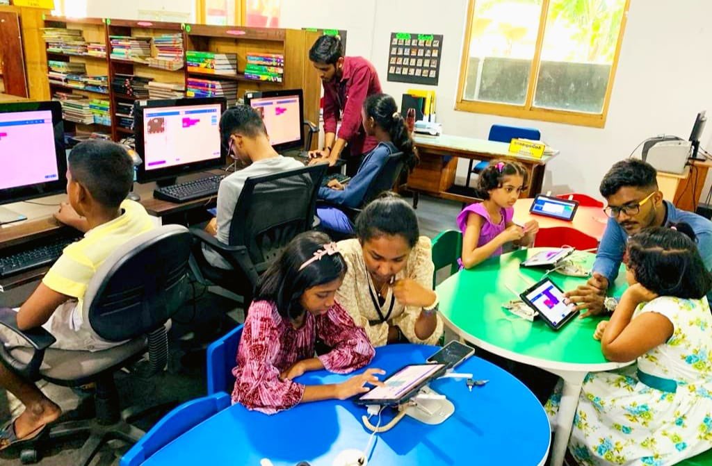 stemuplk's tweet photo. CoderDojo @ Kurunegala Public Library, Kurunegala District - January, 2023
Register your children now for CoderDojo at the closest library near you -> https://t.co/rCIAt61m2f
#lka #CoderDojo #SLTMOBITEL #STEMUP @microbit_edu https://t.co/tQxHnpI3jX