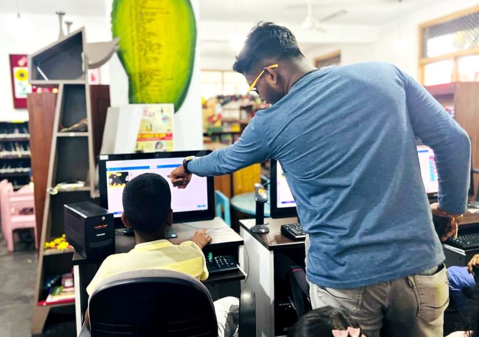 stemuplk's tweet photo. CoderDojo @ Kurunegala Public Library, Kurunegala District - January, 2023
Register your children now for CoderDojo at the closest library near you -> https://t.co/rCIAt61m2f
#lka #CoderDojo #SLTMOBITEL #STEMUP @microbit_edu https://t.co/tQxHnpI3jX