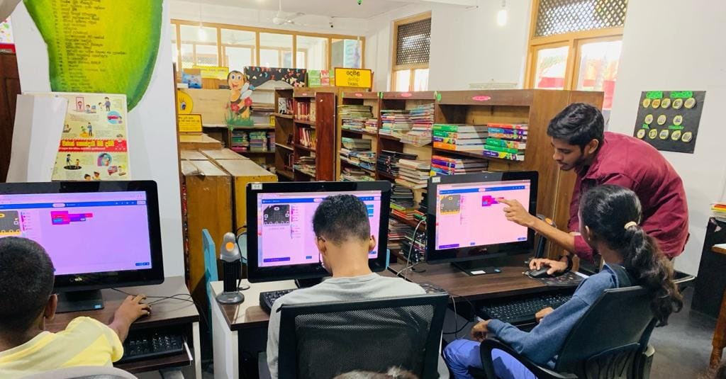 stemuplk's tweet photo. CoderDojo @ Kurunegala Public Library, Kurunegala District - January, 2023
Register your children now for CoderDojo at the closest library near you -> https://t.co/rCIAt61m2f
#lka #CoderDojo #SLTMOBITEL #STEMUP @microbit_edu https://t.co/tQxHnpI3jX
